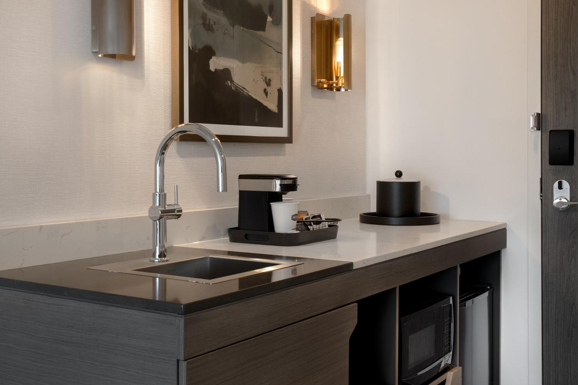 Hampton Inn By Hilton Winnipeg Downtown Extérieur photo