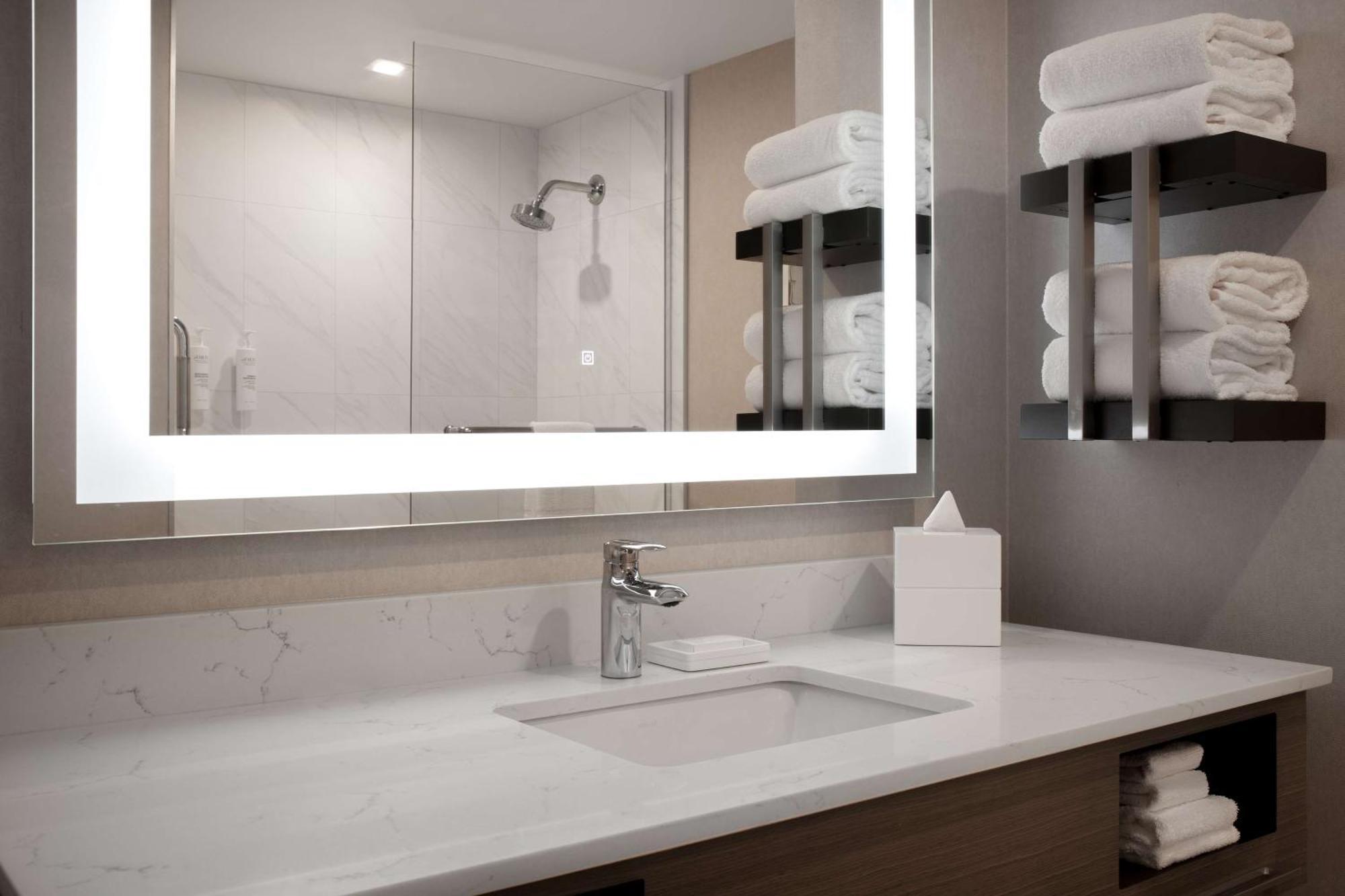 Hampton Inn By Hilton Winnipeg Downtown Extérieur photo