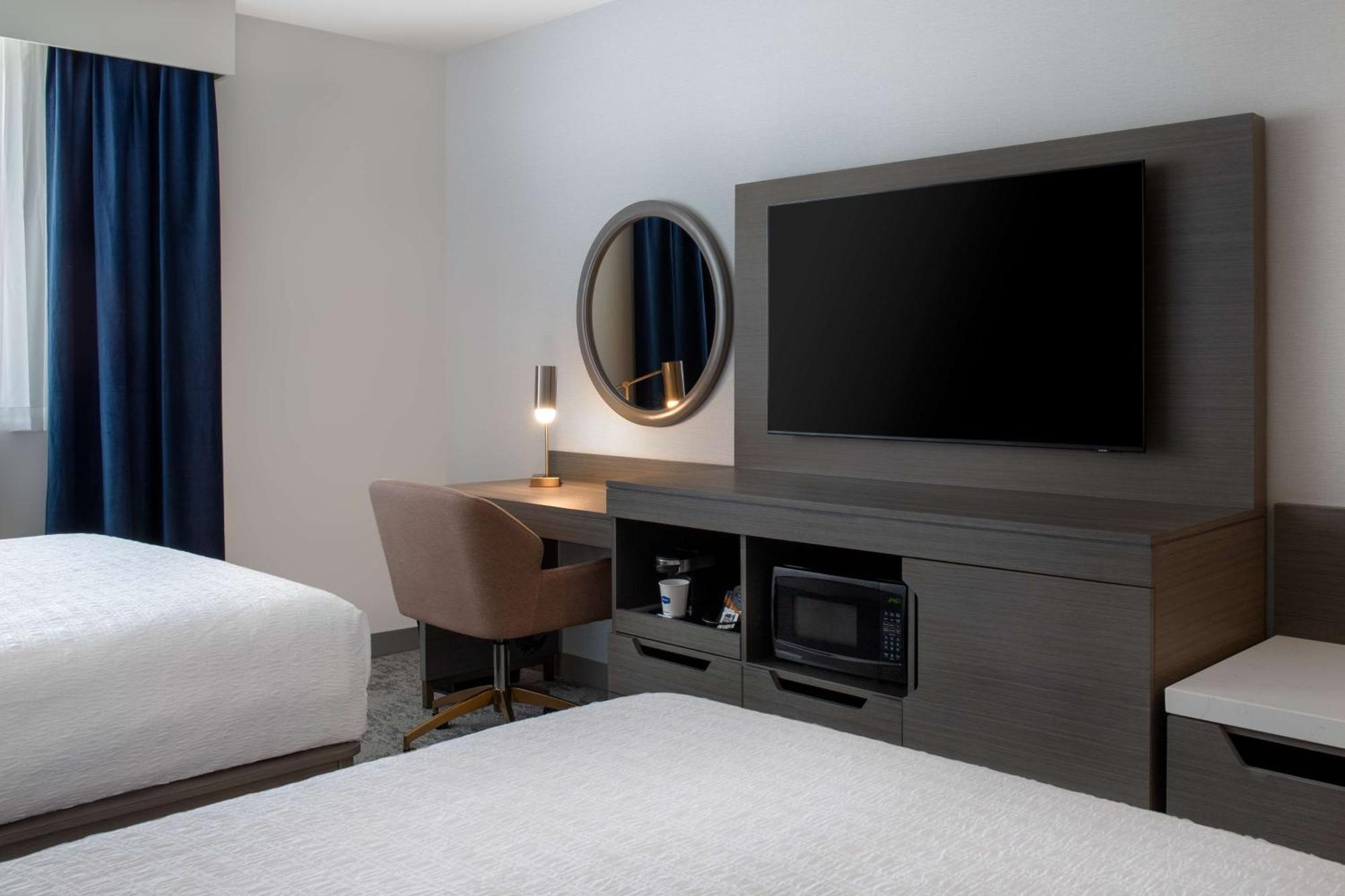 Hampton Inn By Hilton Winnipeg Downtown Extérieur photo