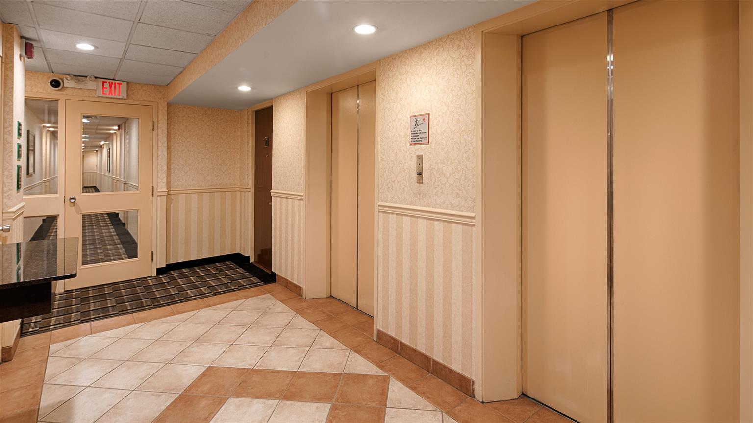 Hampton Inn By Hilton Winnipeg Downtown Extérieur photo